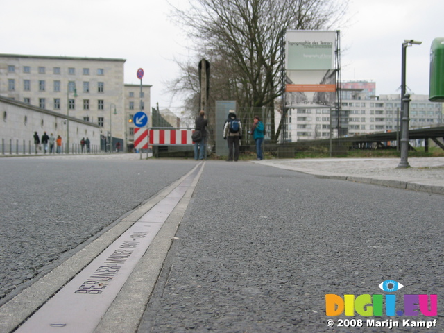 25169 Berlin Wall; Dan, Brad and Jenni